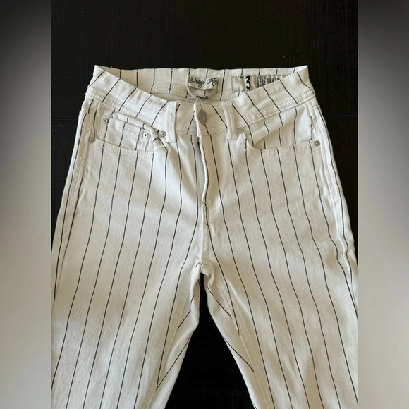 Indigo Rein Women's Striped Denim Ankle Jeans Size 3 Black & White Stripes - Picture 4 of 9